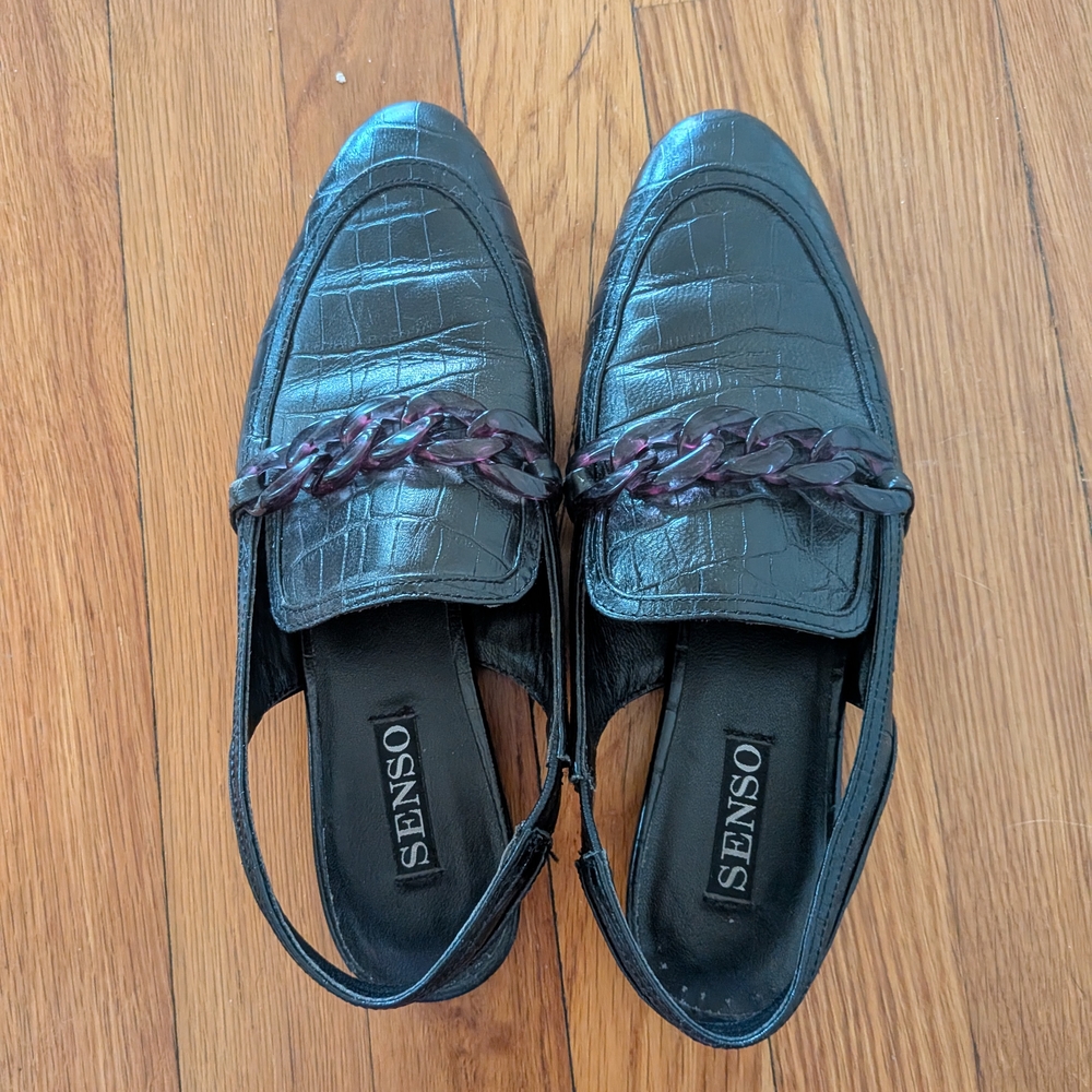 SENSO Black Croc-Patterned Loafers with Chain Accent